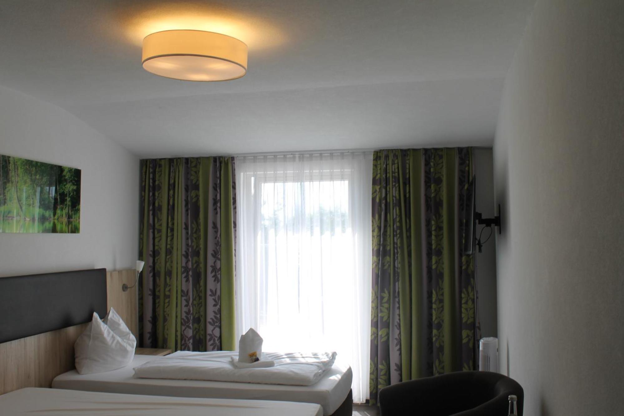 Kueffner Hof Hotel Langenbeutingen Buitenkant foto